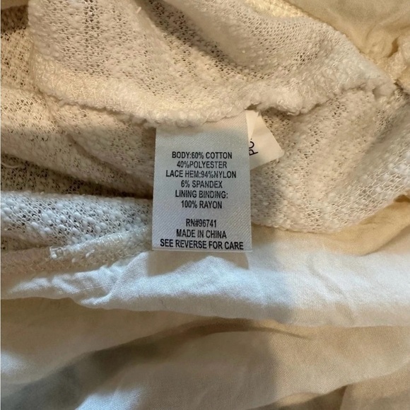 Cloth & Portrait Asymmetrical Cream Lace Accent Sweater Women's‎ Small Boho Chic - Picture 7 of 7